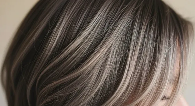رنگ موی قهوه ای خاکستری
